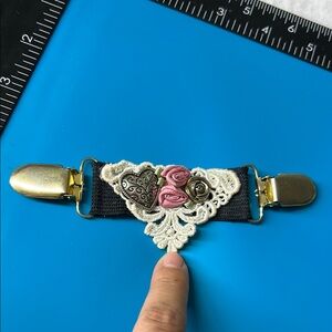 🖤1970s Handmade Sweater clip